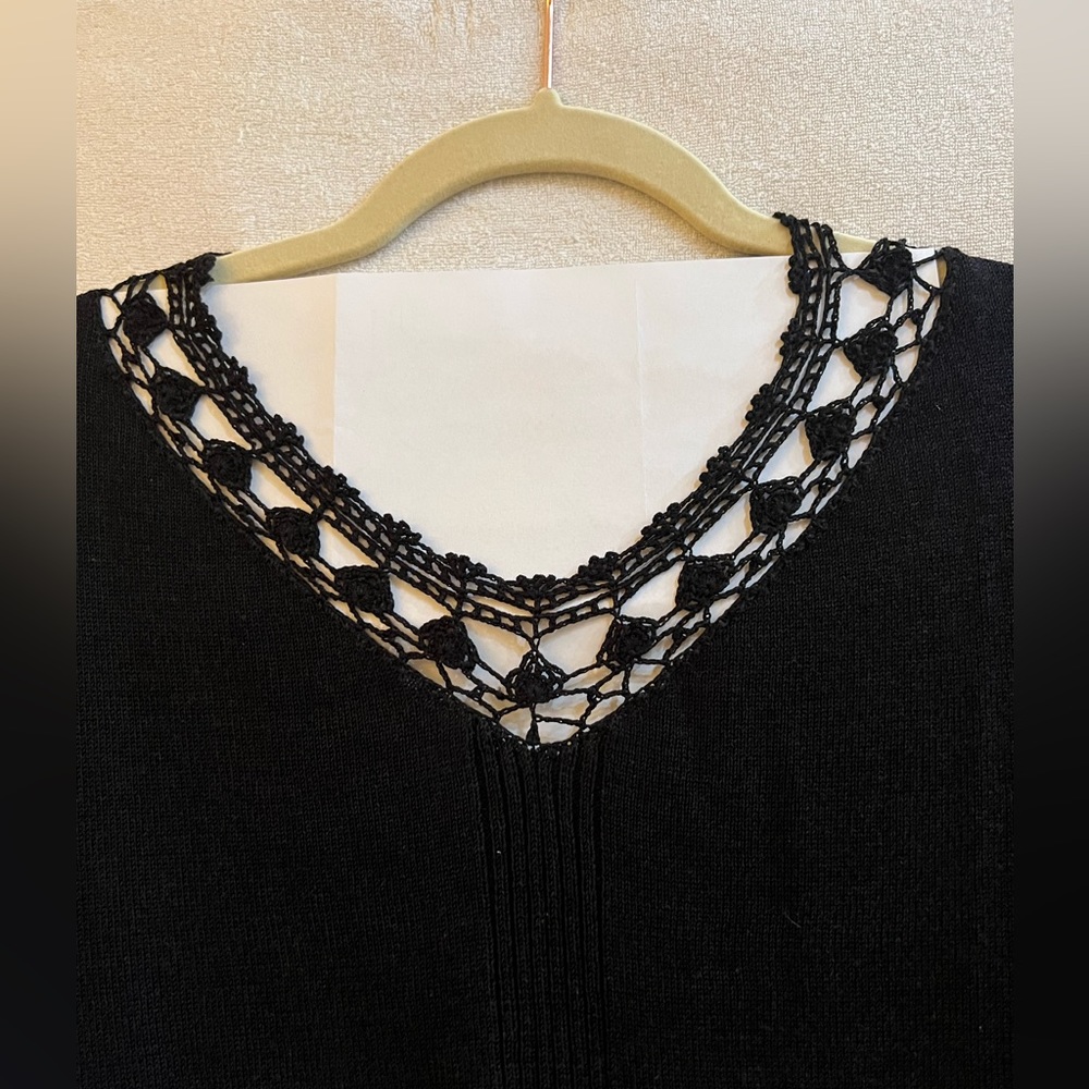 Valerie Separates size M black sweater w/crocheted neckline detail and sleeves